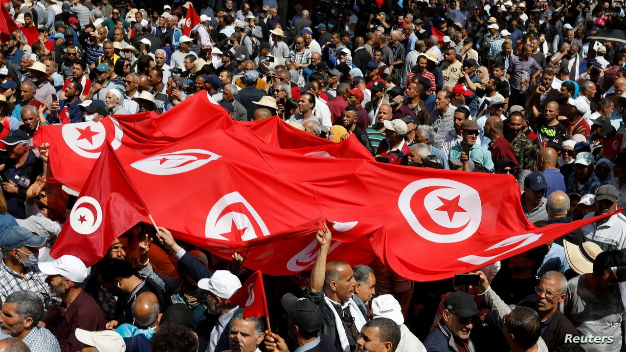 2022-05-15T103818Z_1302326595_RC2M7U9VQ6AV_RTRMADP_3_TUNISIA-POLITICS