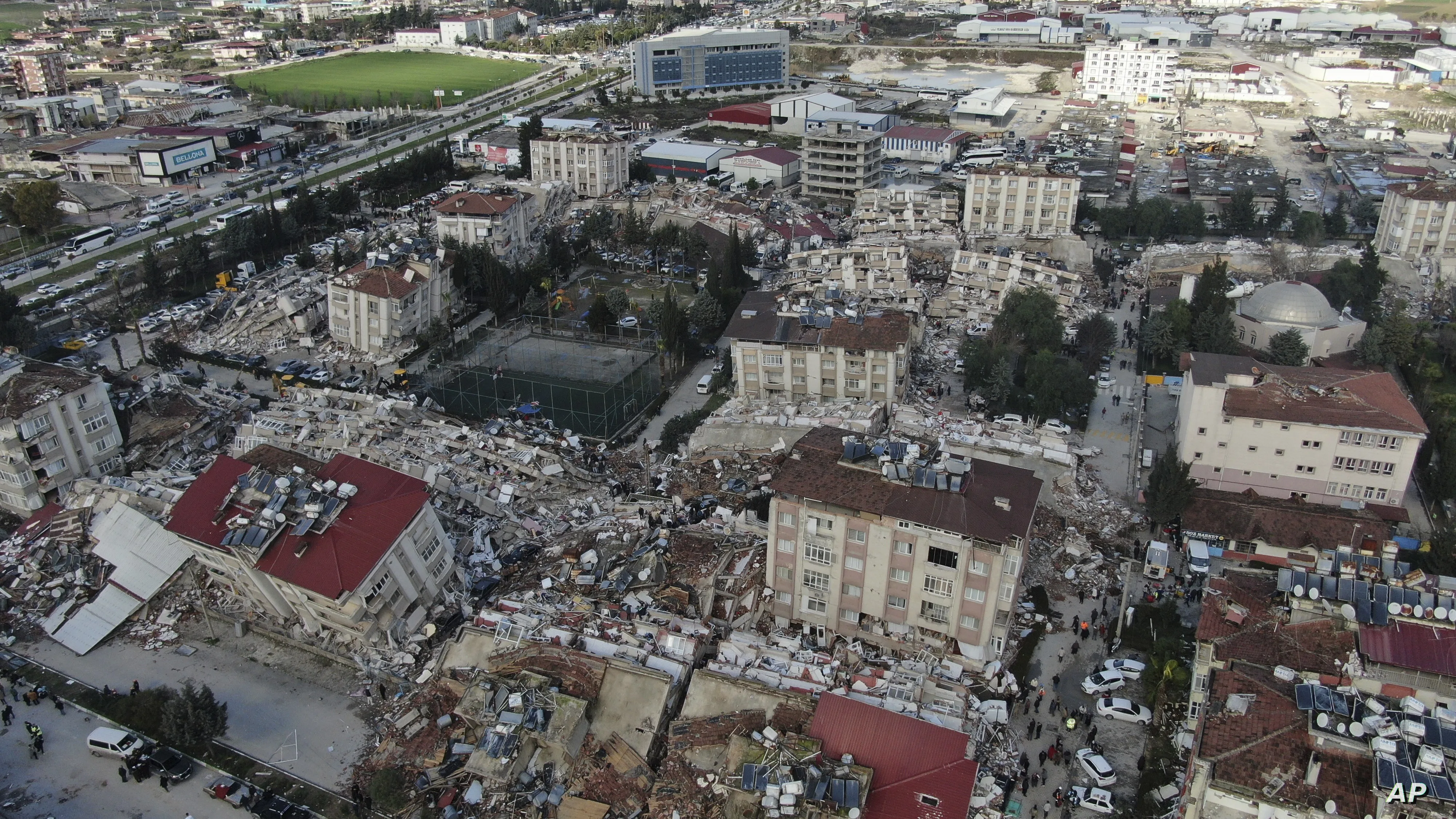 ضرب زلزال ضخم 10 محافظات تركية قبل أسبوع، مخلفًا وراءه أكثر من 30 ألف قتيل