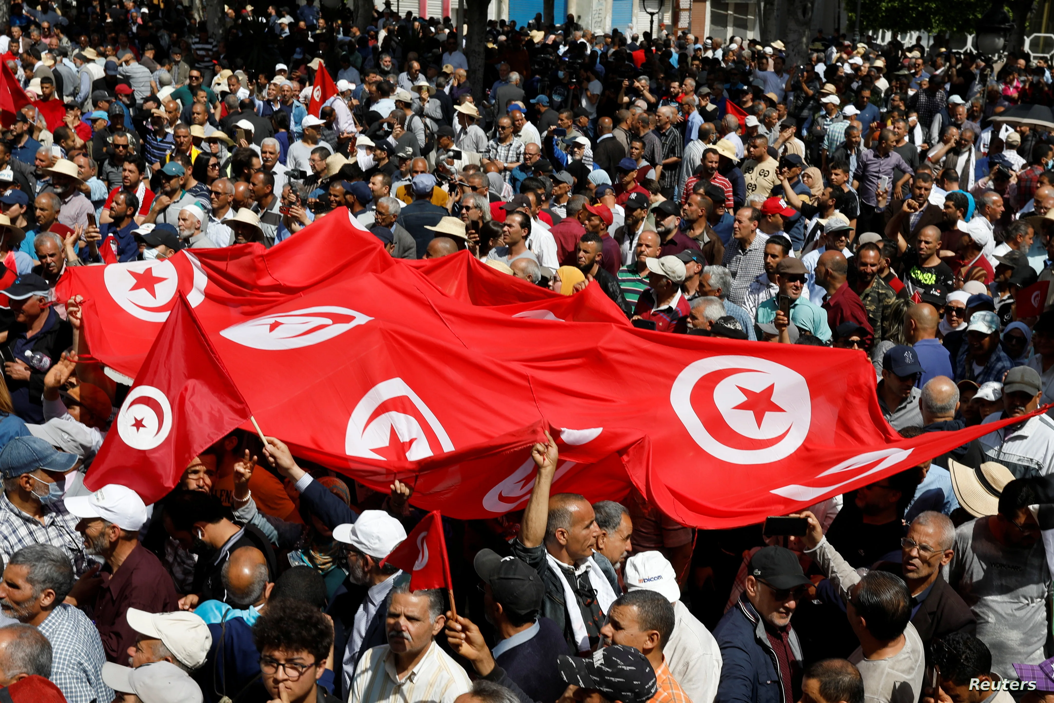 2022-05-15T103818Z_1302326595_RC2M7U9VQ6AV_RTRMADP_3_TUNISIA-POLITICS