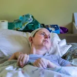 أُصيبت آن جونسون بسكتة دماغية عام 2005 أصابتها بالشلل وحرمتها القدرة على التحدث.