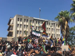 “ثورة لكل السوريين”.. الاحتجاجات السورية تزداد زخمًا ضد الأسد