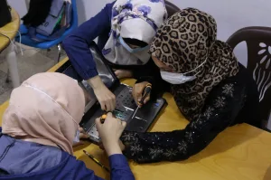 المرأة العاملة في الشمال السوري.. عصامية تغالب التحديات