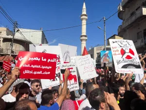 مع المقاومة وضد الاحتلال