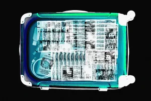 كيف يتم غسيل الأموال عبر مطاري هيثرو ودبي؟