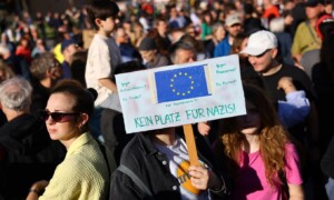 أنا سمراء ومسلمة أوروبية.. وانتخابات الاتحاد الأوروبي مرعبة بالنسبة لي