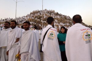 سماسرة الجوازات المزورة.. هل يتواطؤون مع نظام الأسد لإفشال الحج في الشمال؟
