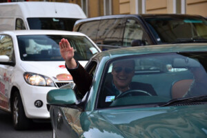 يوتيوبر وإنفلونسر ومدافع عن الكراهية.. وجوه غريبة انضمت للبرلمان الأوروبي