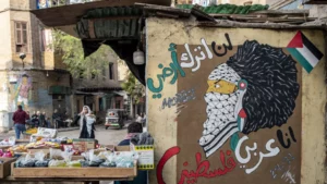 يعيشون دون حقوق وفي خوف دائم من الترحيل.. الغزيون في مصر