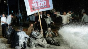 كيف يمكن أن يطيح تجنيد الحريديم بحكومة نتنياهو؟