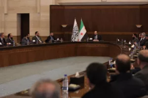 بعد انتهاء تشكيلها.. تعرّف إلى وزراء حكومة تصريف الأعمال السورية