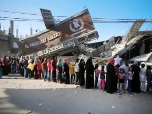 تسليح الغذاء.. استراتيجية اخترعتها أمريكا وطبّقتها “إسرائيل”