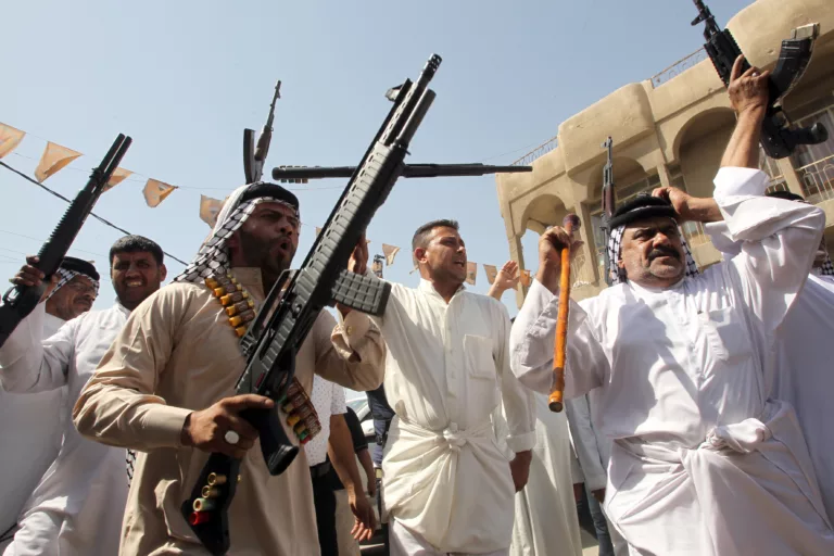 فوضى السلاح في العراق.. بين محاولات الضبط الحكومي ونفوذ الأحزاب