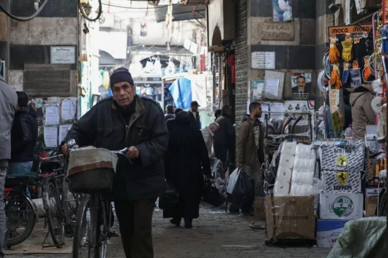التضخم في سوريا: من تخبط السياسات إلى اقتصاد الحرب ومحاولات الإنقاذ