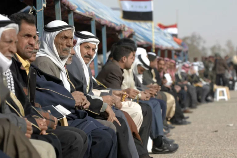 كيف همَّشت إيران الكتل السنية لبسط قبضتها على العراق؟