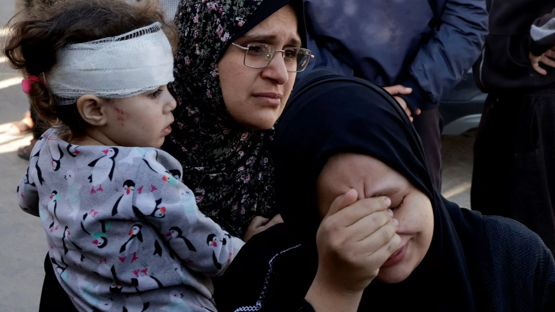 بريطانيا بين القانون والإبادة: كيف يمنع حظر حماس قول الحقيقة عن غزة؟ 22 نون بوست