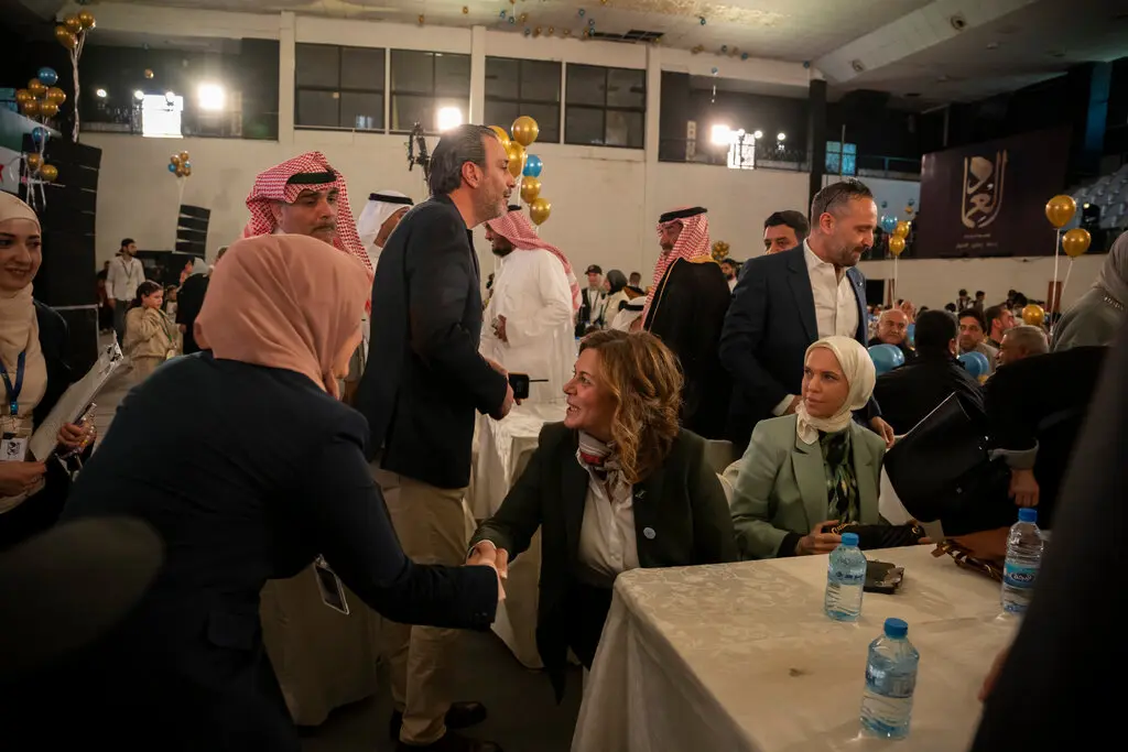 من المنفى إلى منصب وزاري: هند قبوات تلعب دورًا محوريًا في سوريا الجديدة 2 نون بوست