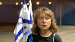 احتجاز نشطاء أسطول الحرية في “إسرائيل”.. مطالب قانونية وإدانة دولية