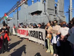 موانئ الإبادة: أسلحة الغرب تتدفق إلى “إسرائيل” عبر البحار