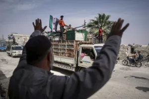 إدلب بين الأمس واليوم: من مخيمات النزوح إلى بيوت العائدين