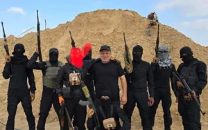 ما بين “الأسطل” و”أبو شباب”.. أدوات الاحتلال للسيطرة على غزة