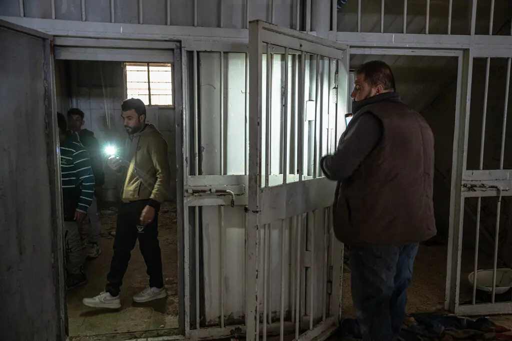على مفترق الديمقراطية: سوريا تواجه أشباح الحكم الاستبدادي 22 نون بوست