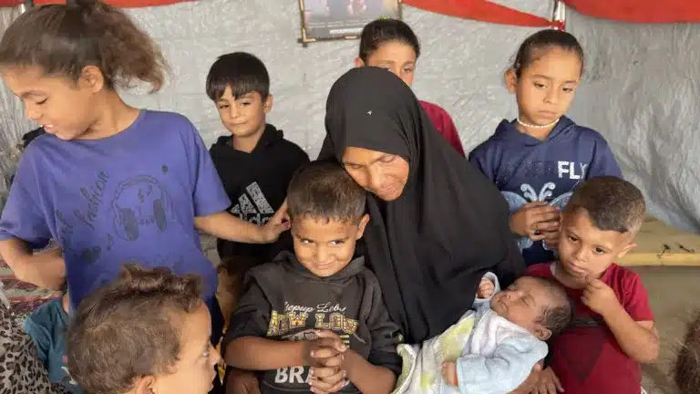 من يُعيل أيتام الحرب في غزة؟