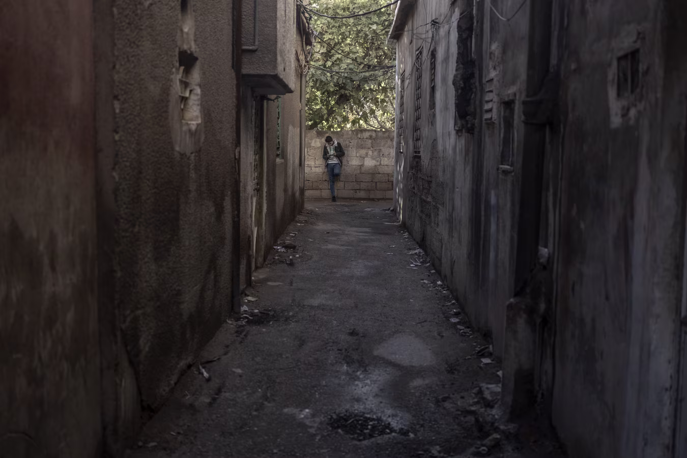 كيف حوّل النظام السوري المخلوع الأقارب والجيران إلى مخبرين؟ 26 نون بوست