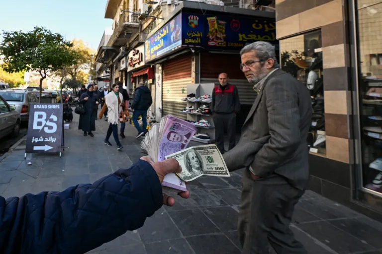 الدولة والتاجر بعد التحرير: علاقة جديدة لم تكتمل ملامحها