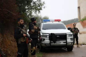 غرف قيادة وتمويل بالملايين: هل يشكّل فلول الأسد خطرًا حقيقيًا؟