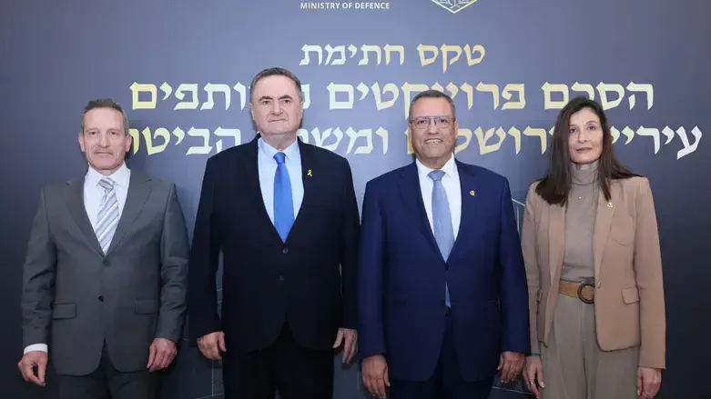 الاحتلال ينقل مُجمّع الجيش إلى القدس.. ماذا يعني ذلك؟ 22 تتخذ سلطات الاحتلال هذه الخطوة في خضم تصعيد عسكري في القدس والضفة الغربية