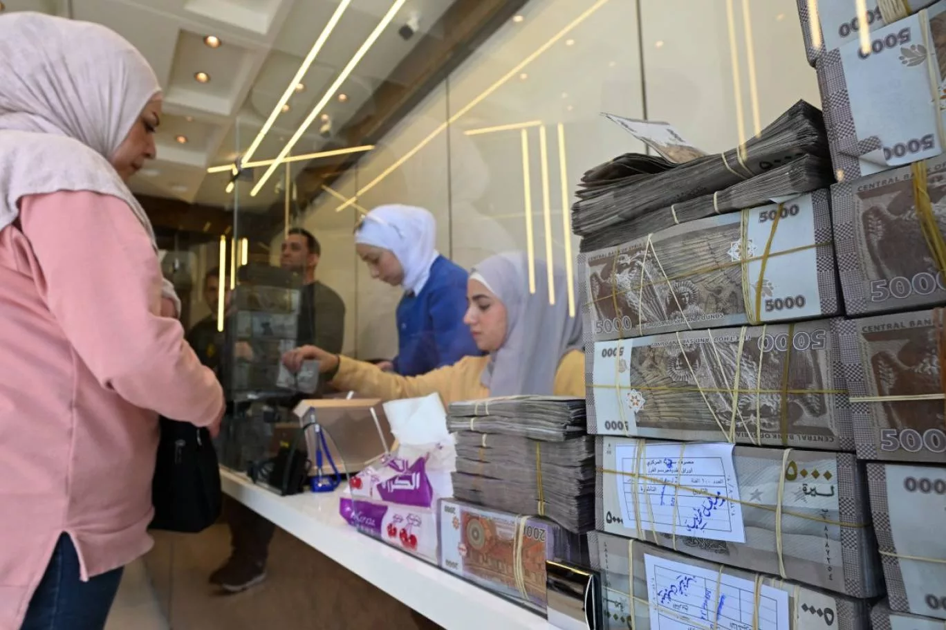 أزمة الودائع المجمّدة: كيف يواجه القطاع المصرفي السوري أخطر اختبار منذ تأسيسه؟ 22 نون بوست
