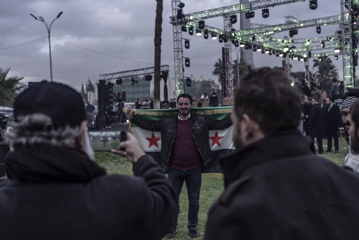 كيف حوّل النظام السوري المخلوع الأقارب والجيران إلى مخبرين؟ 29 نون بوست