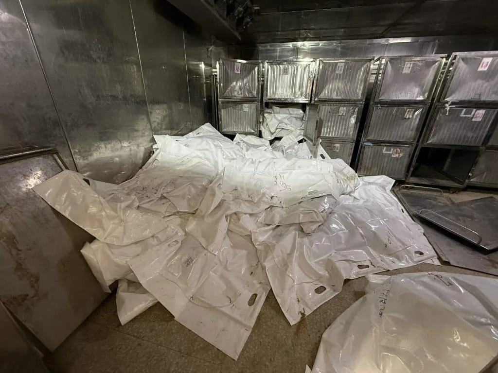 بحفارة واحدة.. غزة تنتشل جثامين 10 آلاف شهيد من بحر الأنقاض 24 نون بوست