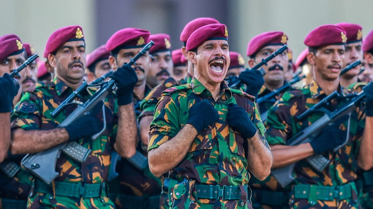 كيف تحولت عُمان من وسيط إلى شريك صامت للسعودية في الصراع اليمني؟ 22 نون بوست