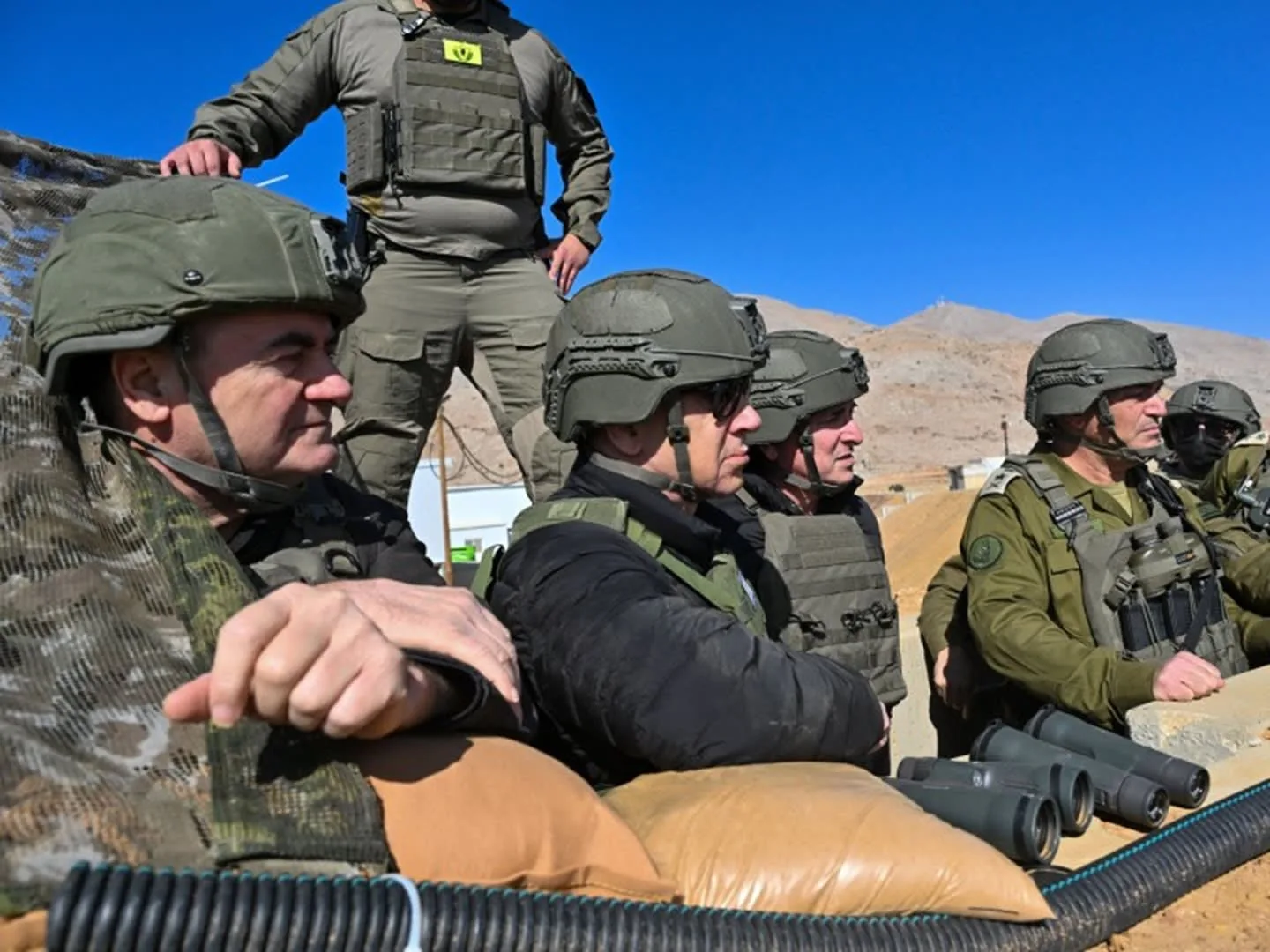 نتنياهو ووزير جيشه لدى توغلهما بجنوب سوريا في نوفمبر 2025