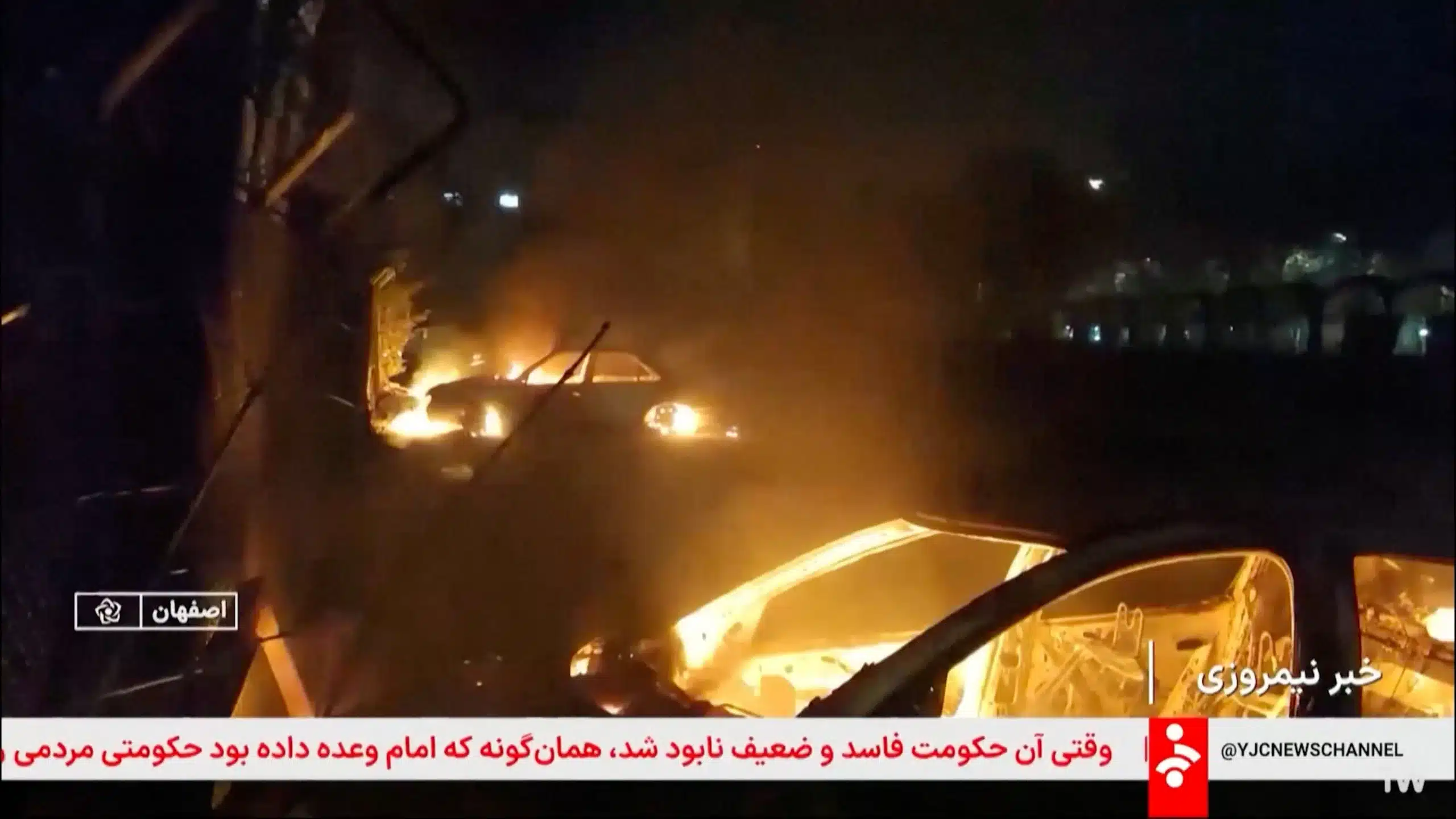 الاحتجاجات في إيران.. قطع الإنترنت فتح بابًا أمام حملة قمع دموية 22 نون بوست