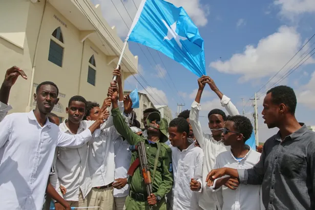 يشمل القرار جميع الاتفاقيات والشراكات المتعلقة بالموانئ الاستراتيجية