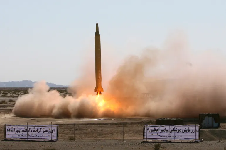 معضلة "إسرائيل" الجديدة.. الصواريخ الإيرانية بين الاستنزاف والاستباق 23 نون بوست