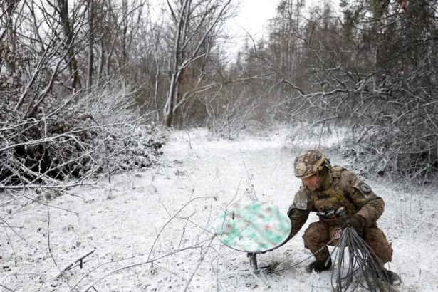أصبح الإنترنت الفضائي لاعبًا لا يمكن تجاهله في حسابات الحروب وحركات الاحتجاج