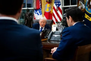 نفط فنزويلا وأصدقاء ترامب: من تقاسم الكعكة؟