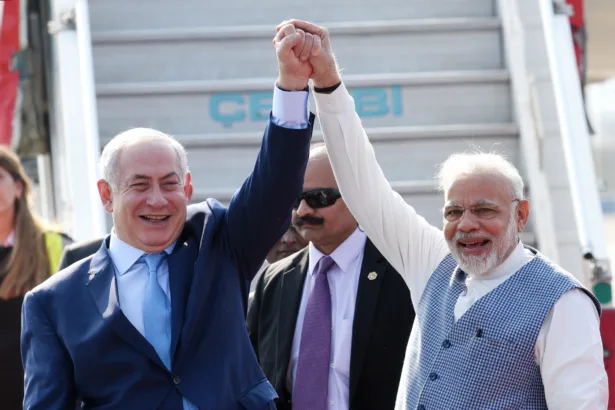 يصل رئيس الوزراء الهندي ناريندرا مودي إلى "تل أبيب" في 25 فبراير/شباط