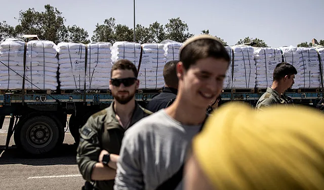 فسادٌ على حساب الجوع: كيف اخترقت تجارة الحرب الحصار على غزة؟ 22 نون بوست