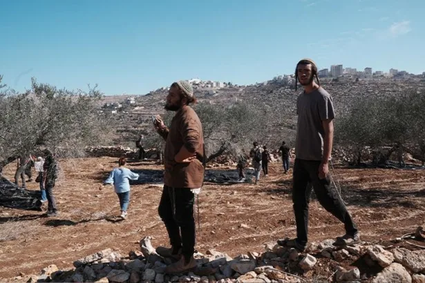 أُتيح للمستوطنين والشركات الاستيطانية ووسطاء السمسرة معرفة مالكي الأراضي مباشرة