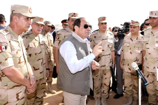 تشهد مصر تغوّلًا غير مسبوق للجيش في النشاط الاقتصادي والتعليمي