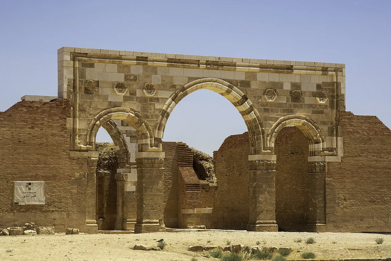 الأمويون.. صُناع المدن ورواد الفن المعماري الإسلامي 33 نون بوست