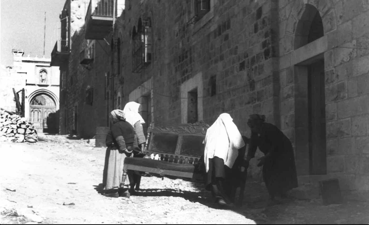 On the Threshold of the Nakba: The Carried Memory in the Moment of Expulsion 46 نون بوست