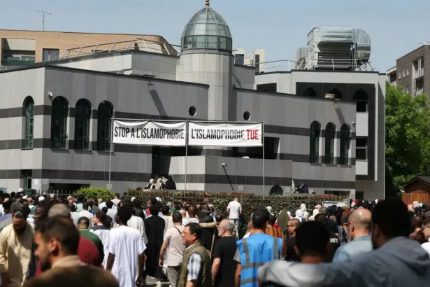 Controversial Poll on French Muslims Sparks Outcry: Statistics or Electoral Strategy?