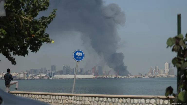 ليست حربنا لكنها على أرضنا: المقاربة الخليجية في مواجهة التصعيد الإيراني