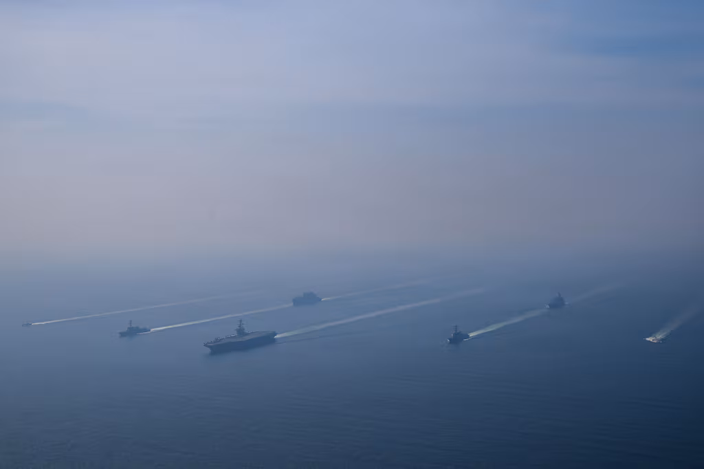 "هرمز" يفضح حدود القوة البحرية لأمريكا.. لماذا تعجز عن فتحه؟ 26 يملك الحرس الثوري زوارق سريعة ومسيّرات وصواريخ "نور" و"قدير" المضادة للسفن