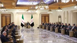 جدل التعيينات في سوريا: قرار الحكومة وغياب المجتمع